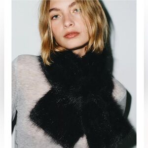 PLAIN FAUX FUR SCARF
